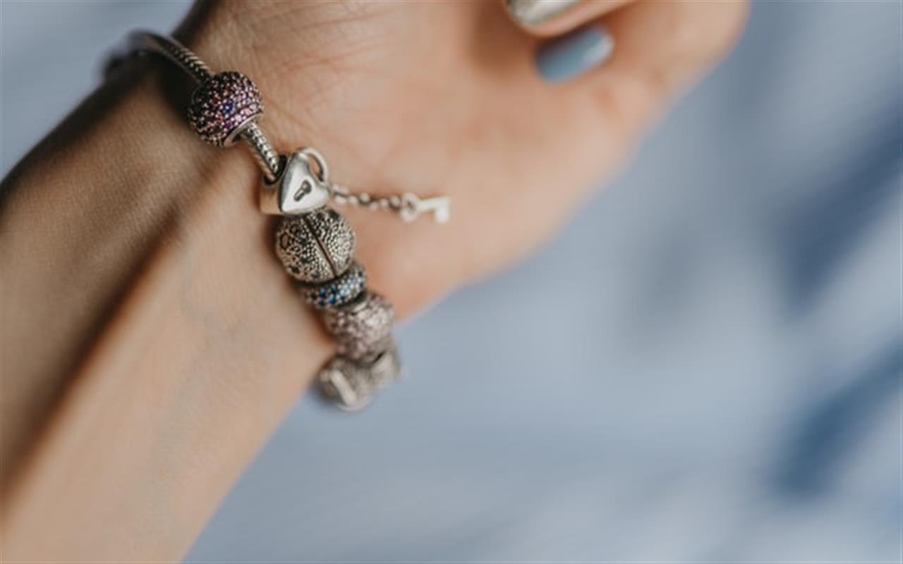 Find de fineste smykker lige her