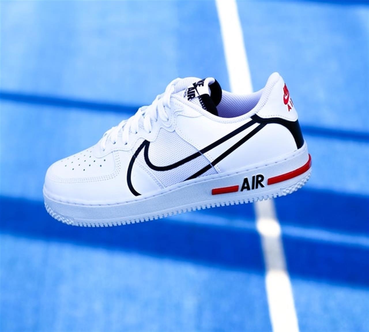 Ægte sneakers hos The Sneaker Store